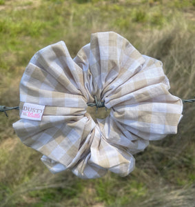 Large Scrunchie - Beige Gingham