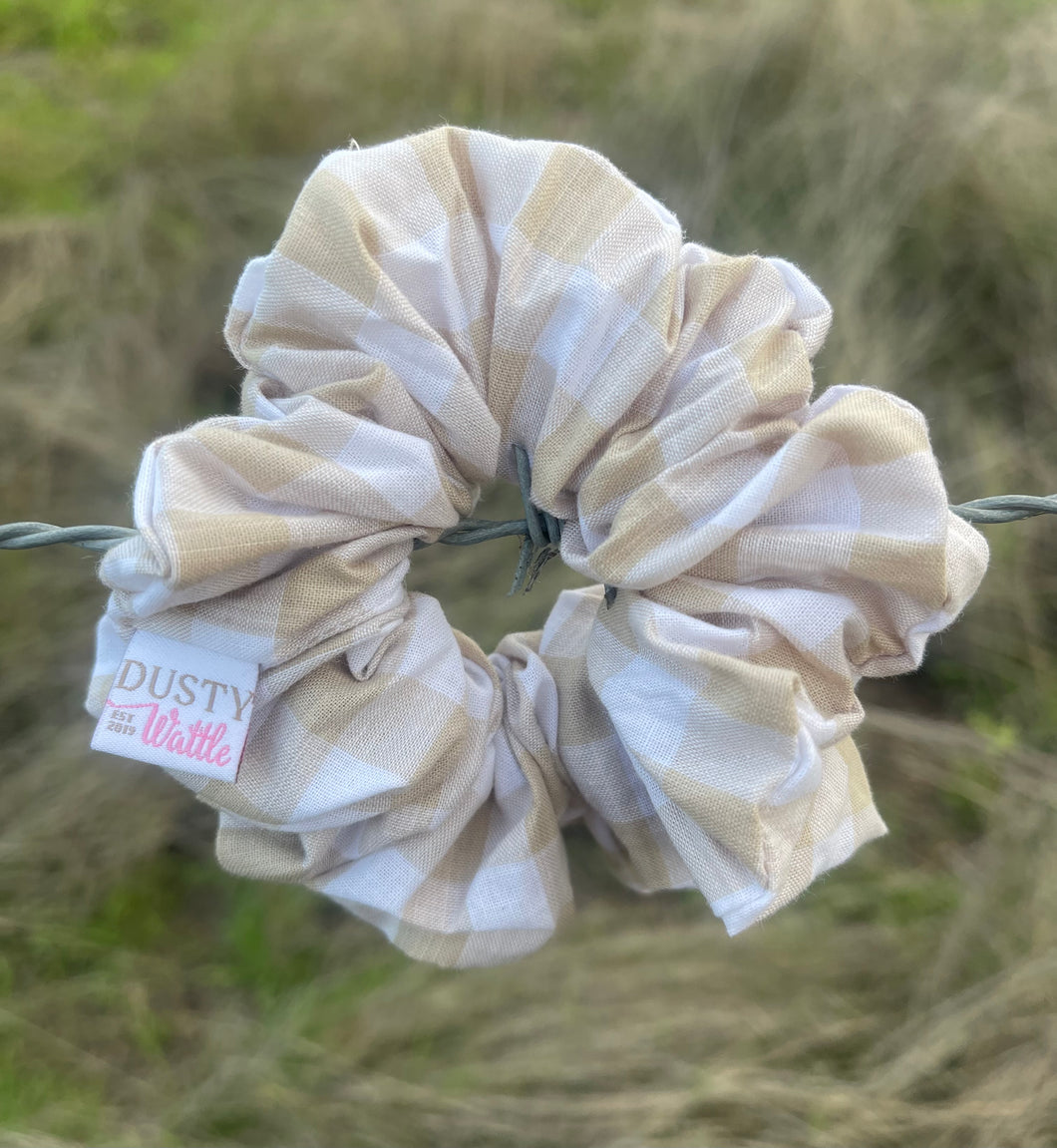 Medium Scrunchie - Beige Gingham